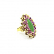 18k yellow gold ring with jade and 24 pink tourmalines.