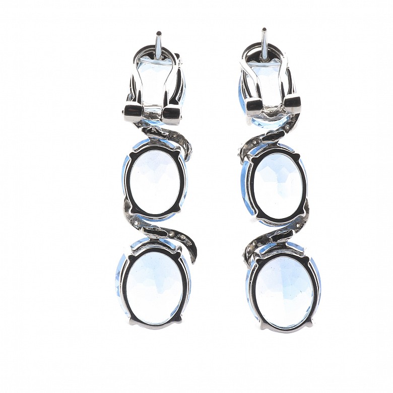 Set of 18k white gold earrings and ring