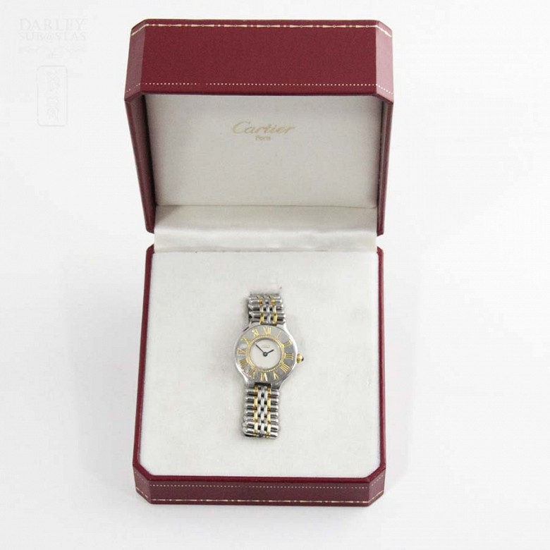 Elegante reloj de dama marca Cartier,