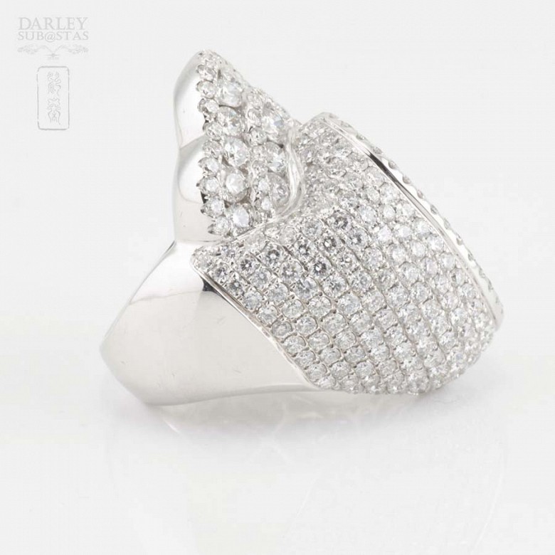 Fantastic white gold and diamond ring 6.35cts