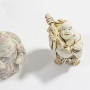 Two ivory Buddhas - 4