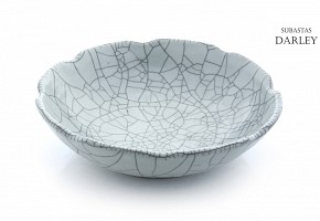 Cuenco de cerámica vidriada en grisaceo, s.XX