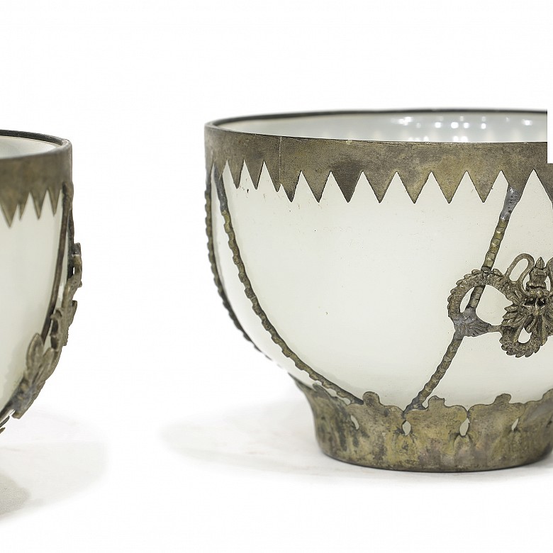 Set of glass bowls and metal mount, 20th century - 3