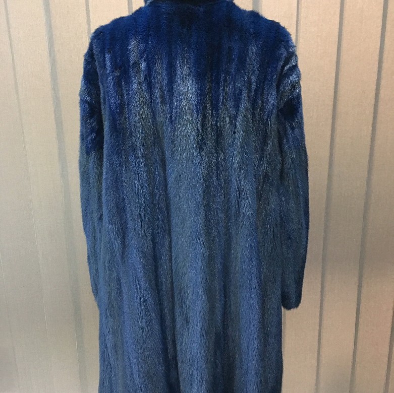 Bonito abrigo de piel de visón  color azul - 5
