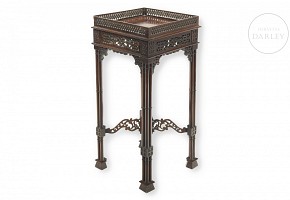 Mahogany pedestal or side table 