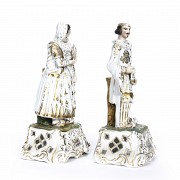 Pair of Elizabethan porcelain figurines, 19th c.