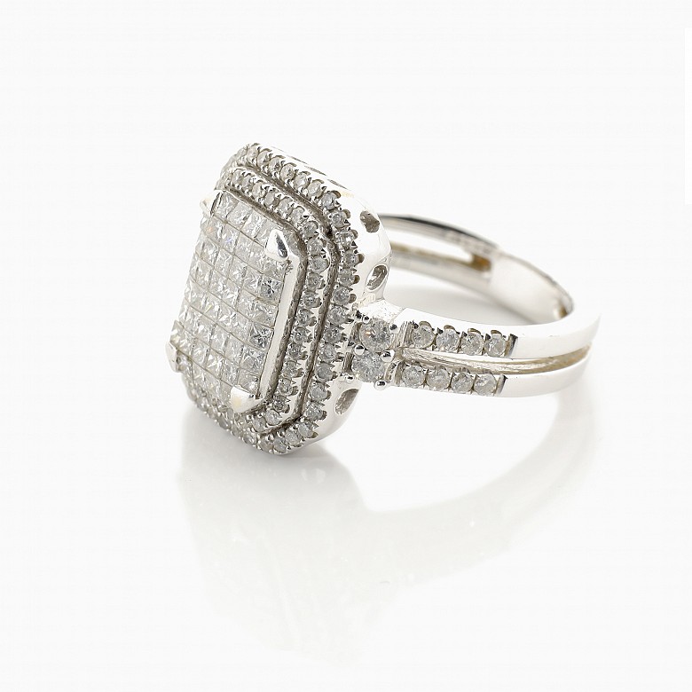 18k white gold ring with diamonds - 1