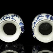 Pair of Chinese porcelain vases, 20th century - 4