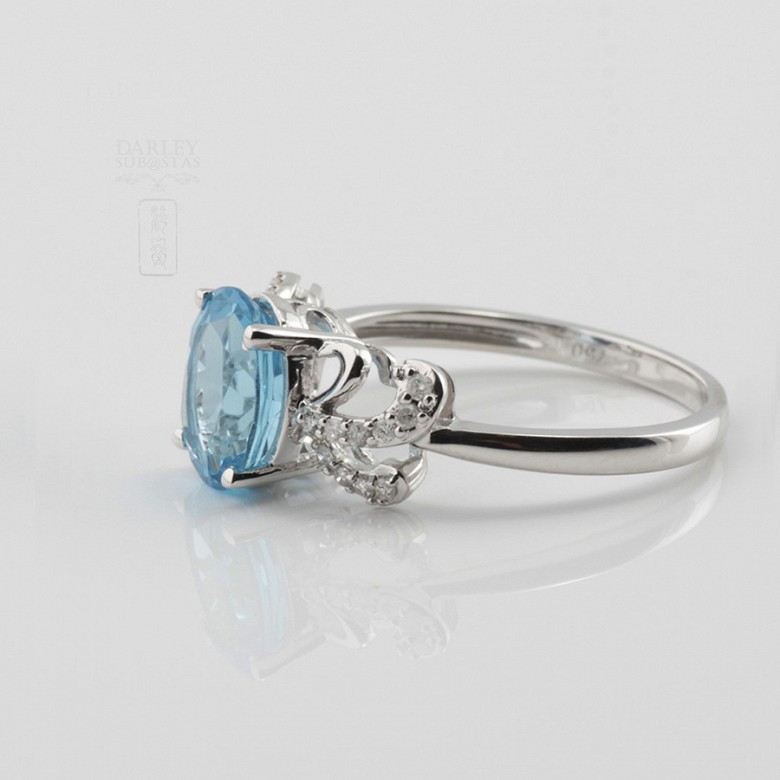 Bonito anillo diamantes y topacio azul - 3