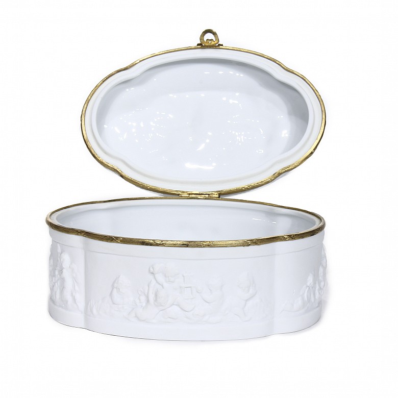 Biscuit porcelain jewelry box, Limoges, 20th century
