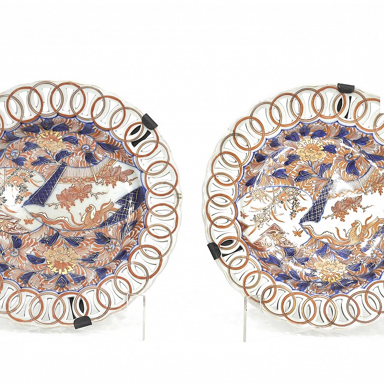 Pair of dishes Imari decoration, Japan, 19th - 20th Century