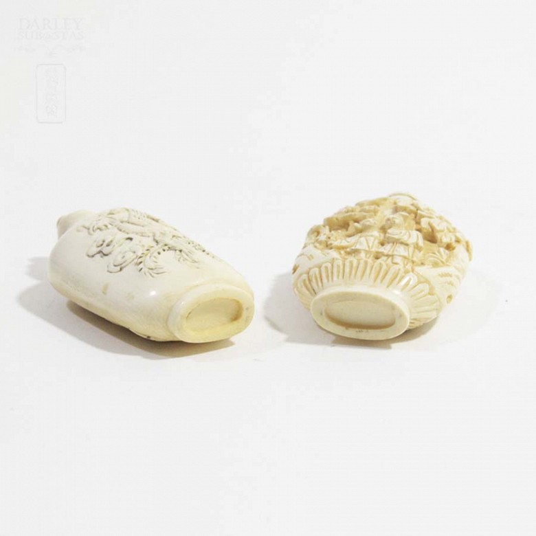 Two bottles of ivory monkfish - 11