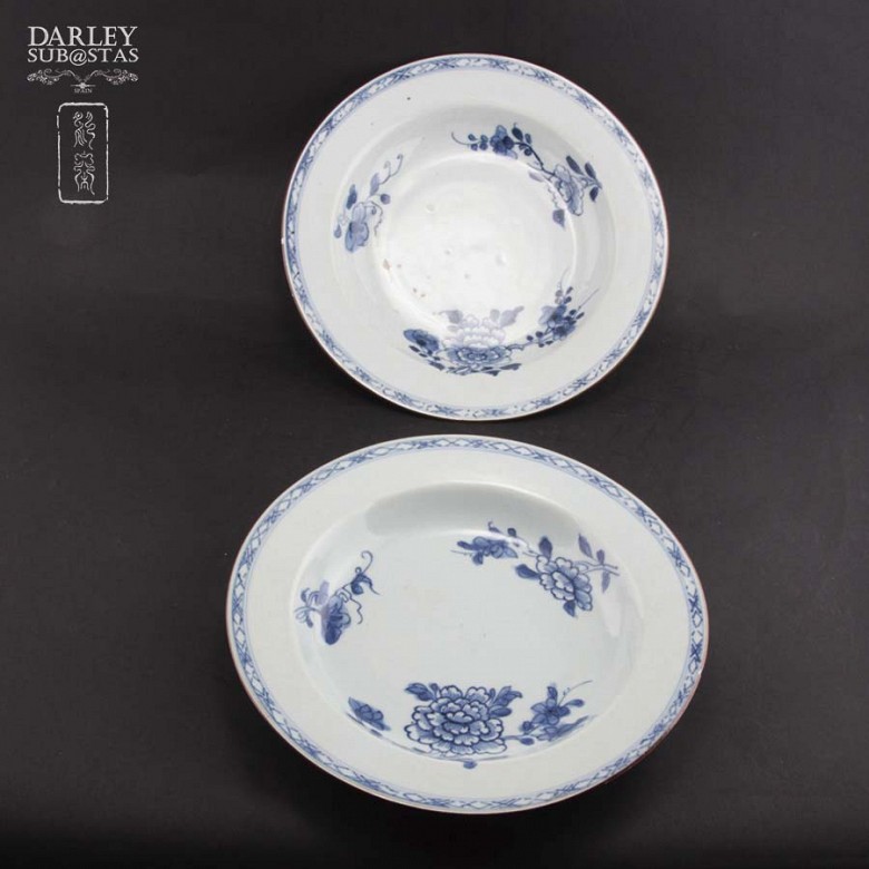 Pareja de platos porcelana china, S.XVIII