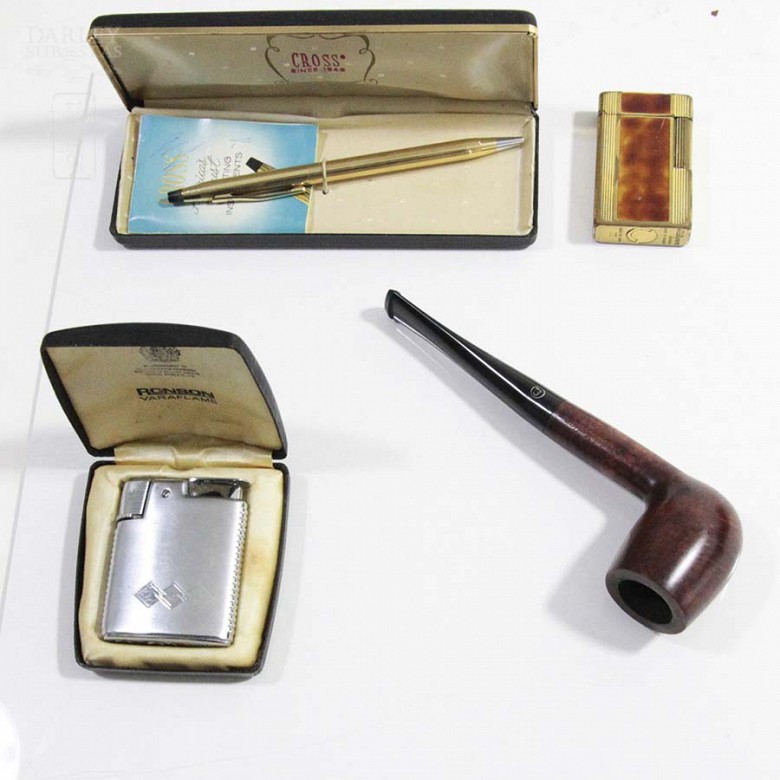 Dupont lighter, Ronson, polygraph and pipe - 12