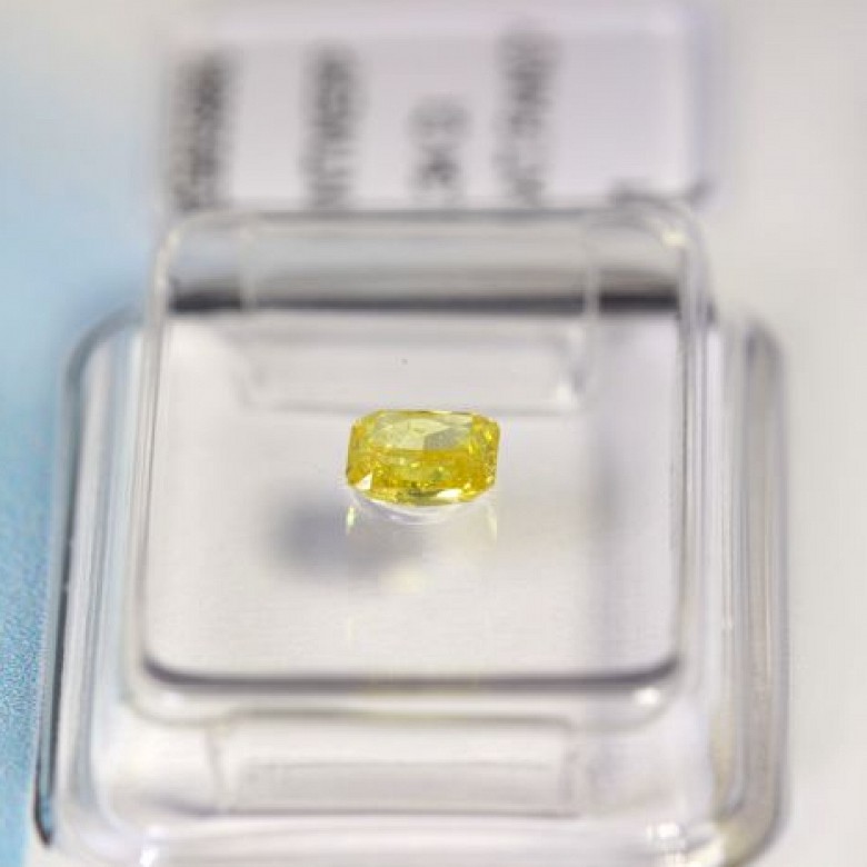 Diamant Fancy intenso Yellow - 6