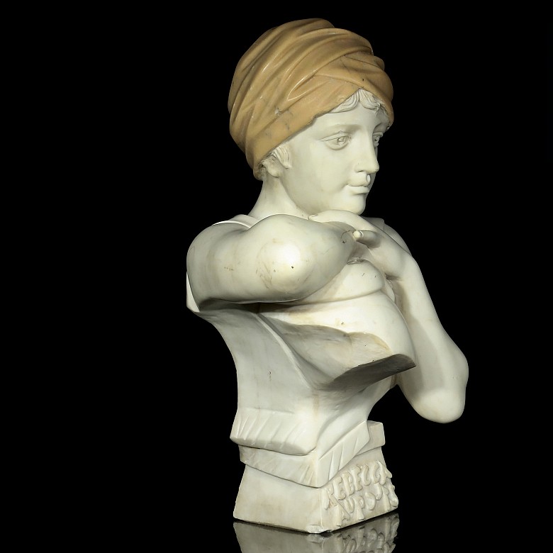 Marble bust 