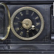 Théodore Doriot (S.XIX) Gran reloj francés con guarnición.