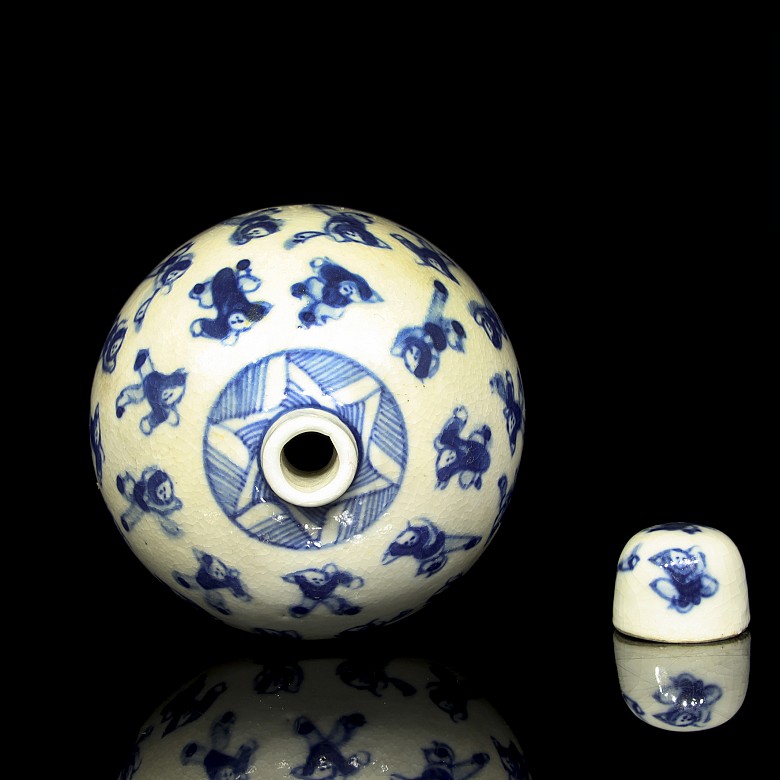 Vasija con tapa de porcelana china, dinastia Qing