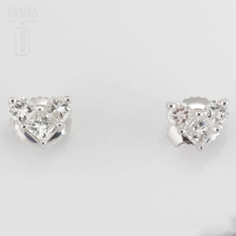 0.67cts heart earrings with diamonds