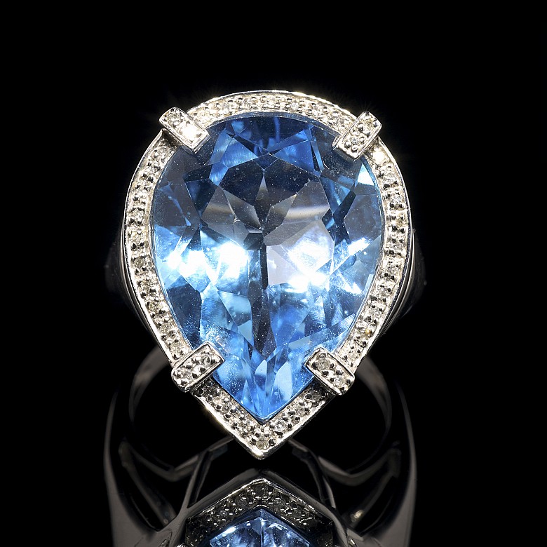Ring in 18k white gold with topaz and diamonds - 2