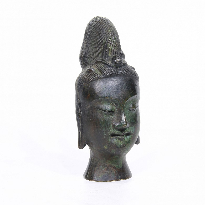 Sculpture representing the head of Guanyin, China, pps.s.XX.