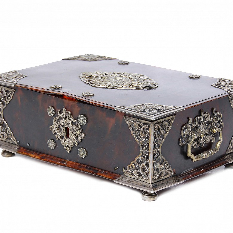 Silver and tortoiseshell betel box, Old Dutch East Indies, 19th century