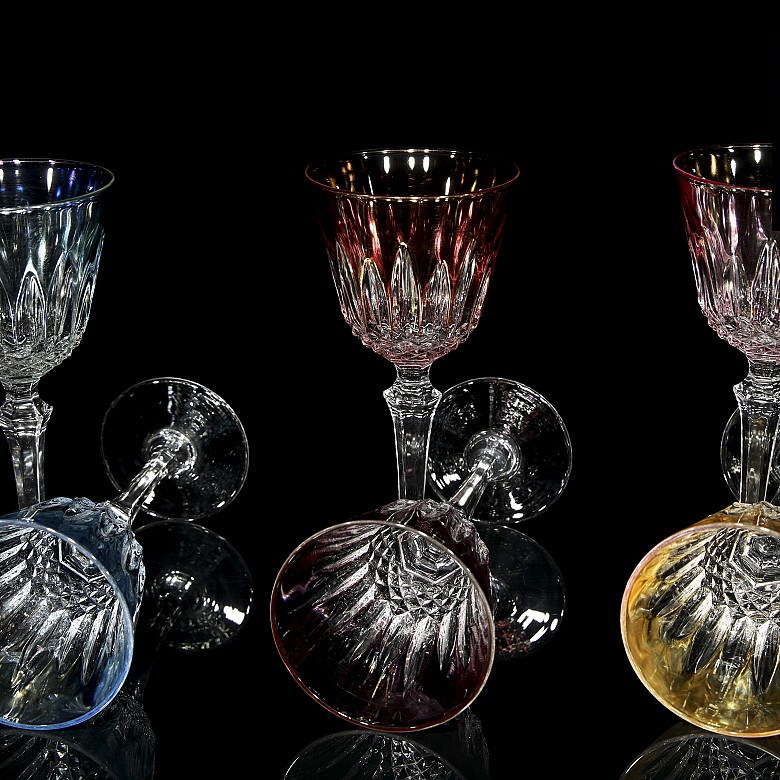 Set of carved coloured goblets, 20th Century - 5