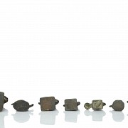 Lote de siete pequeñas figuras de bronce, S.XIX - XX - 3