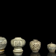 Lote de recipientes con decoración vidriada, Sawankhalok, s.XIV - XVI - 8
