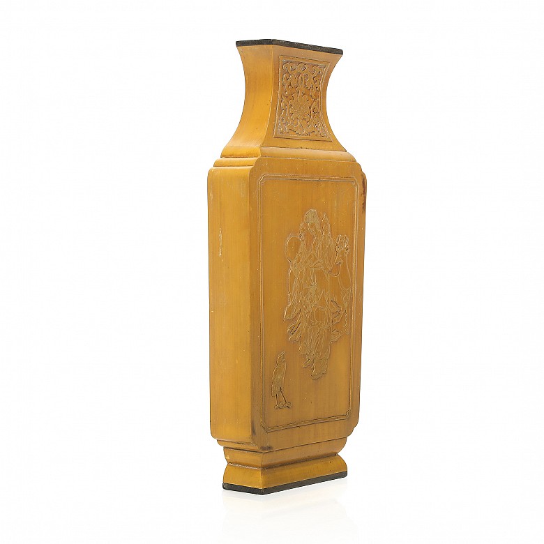 Decorative bamboo wall vase, Qing dynasty