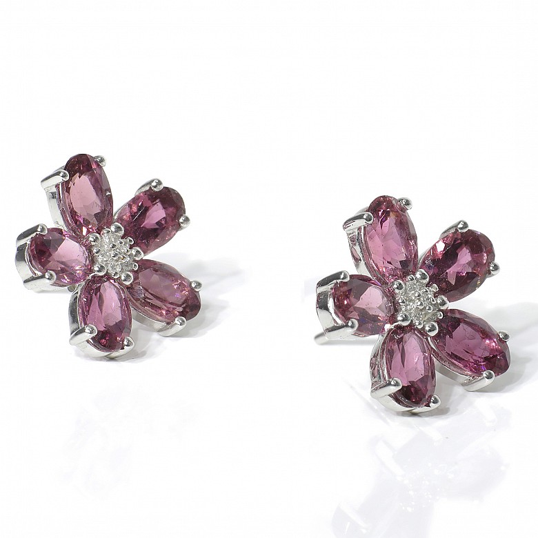 Earrings in 18k white gold, tourmalines and diamonds - 2