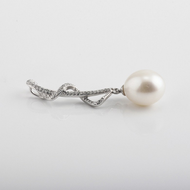 Colgante perla natural y diamantes en oro blanco - 2