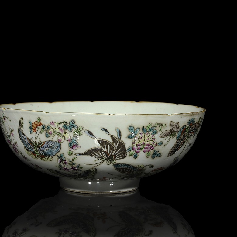 Glazed porcelain bowl, with Jiaqing seal. - 7