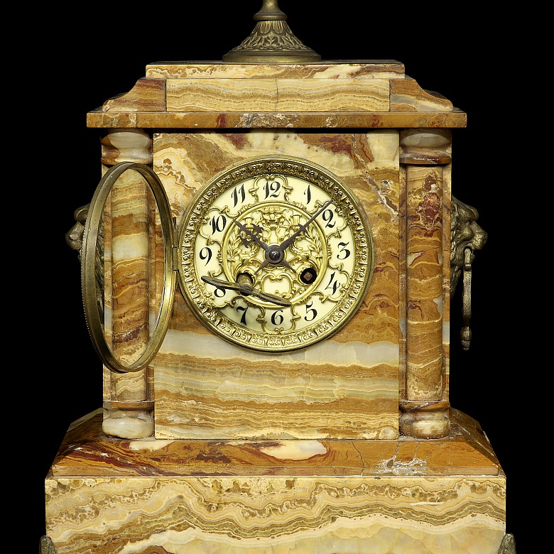 Egyptian onyx clock, Napoleon III, 19th c. - 2