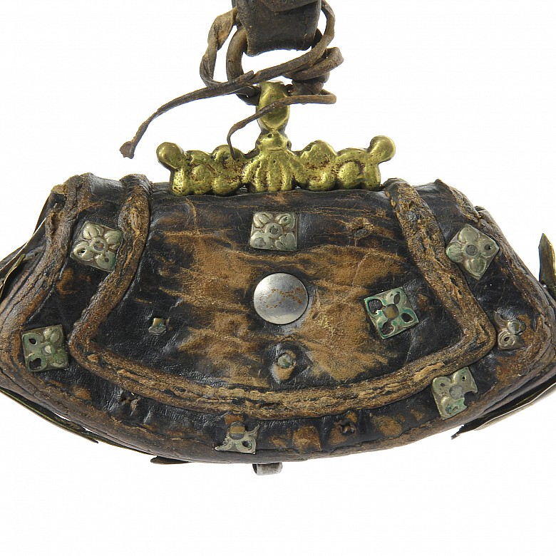 Small Tibetan leather satchel, 19th century.