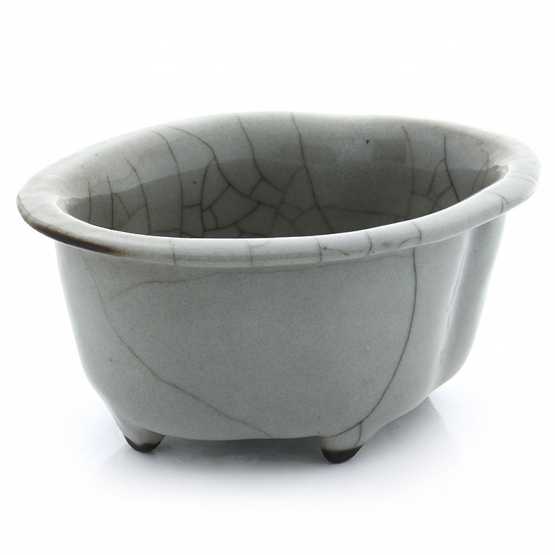 Gray glazed pottery pot, 20th century