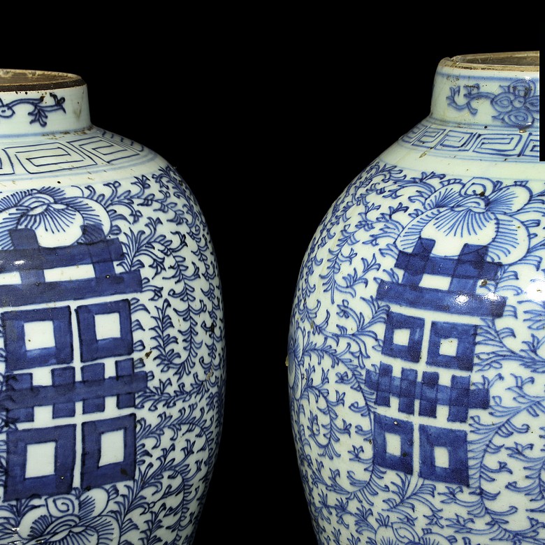 Pareja de tibores chinos, azul y blanco, dinastía Qing