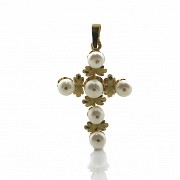 18k yellow gold cross with leaves and six pearls