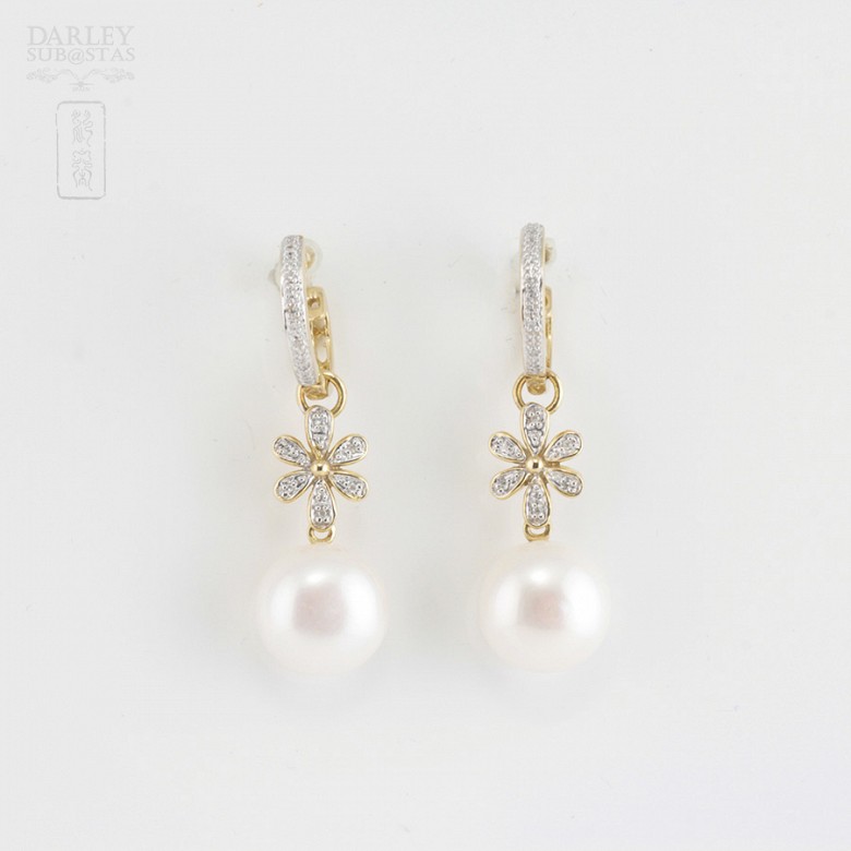 Pearl earrings in 18k yellow gold and diamonds. - 4