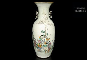 Chinese vase with handles 
