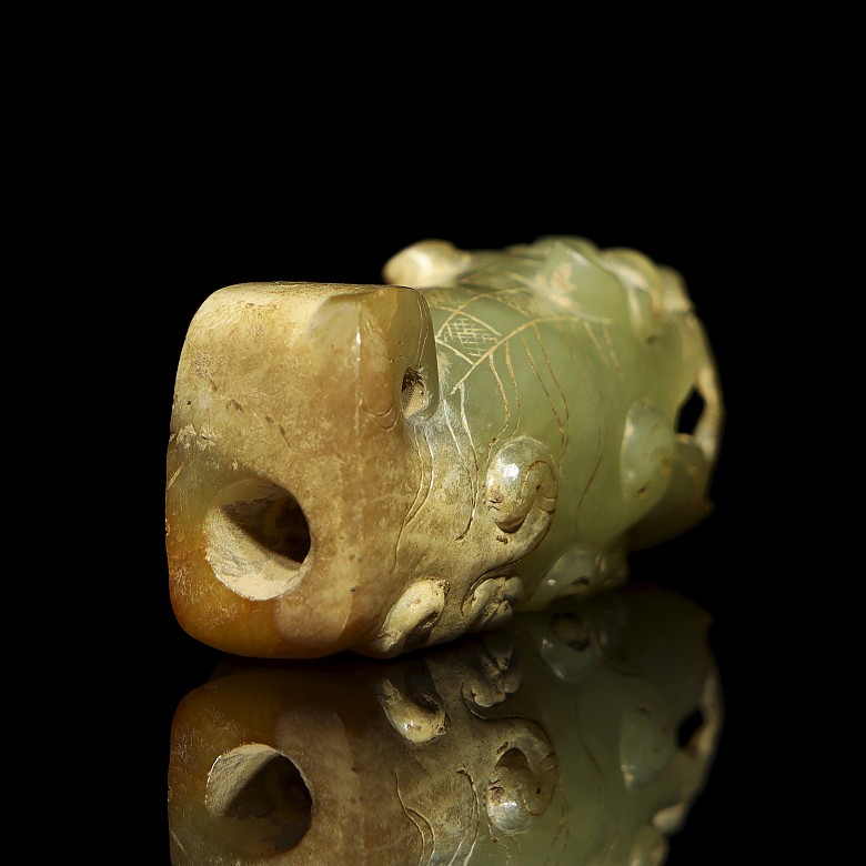 Bestia mítica de jade tallado, dinastía Zhou oriental