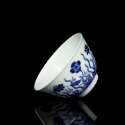 Small porcelain mug, with Qianlong mark