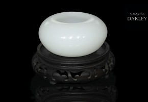 Milky glass bowl, with stand, 20th Century