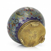 Pequeña vasija, con marca Qianlong, dinastía Qing