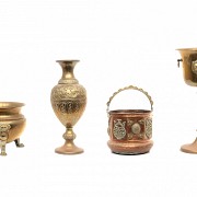 Lot of bronze decorative objects.