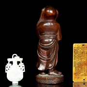 Lote de tres objetos tallados, China, S.XX