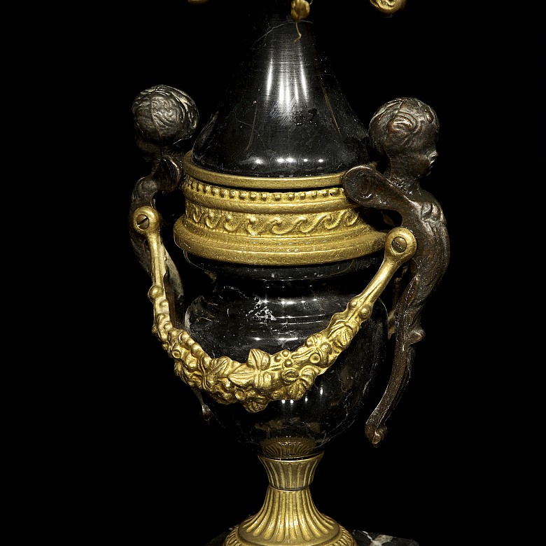 Reloj con guarnición, estilo Luis XVI, S.XX - 8