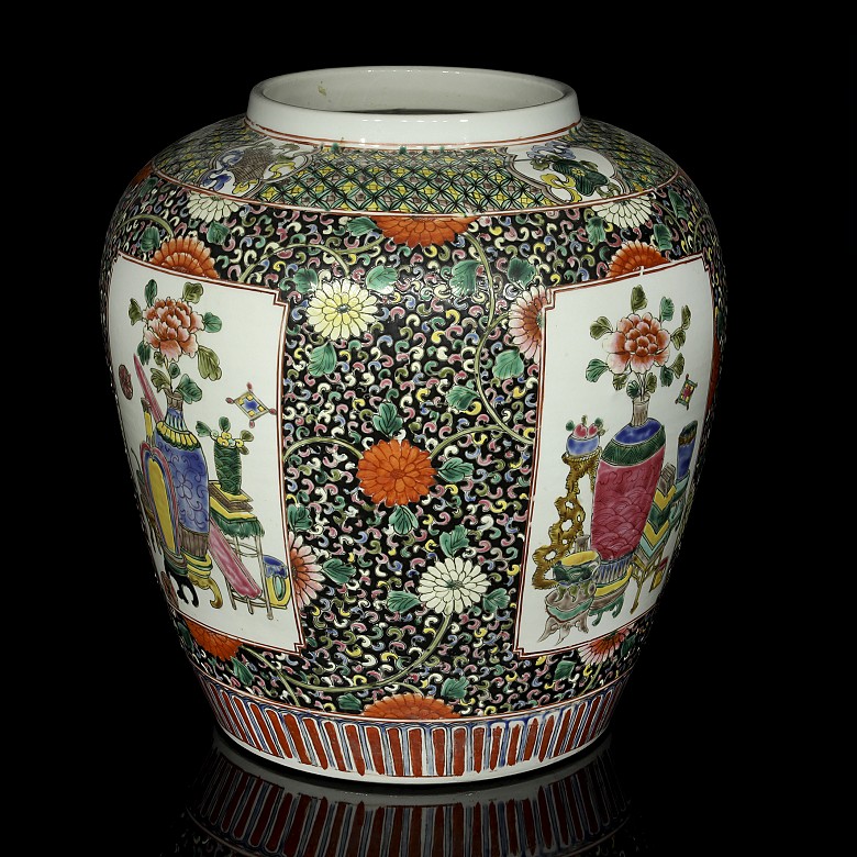 Vasija de porcelana esmaltada, S.XX
