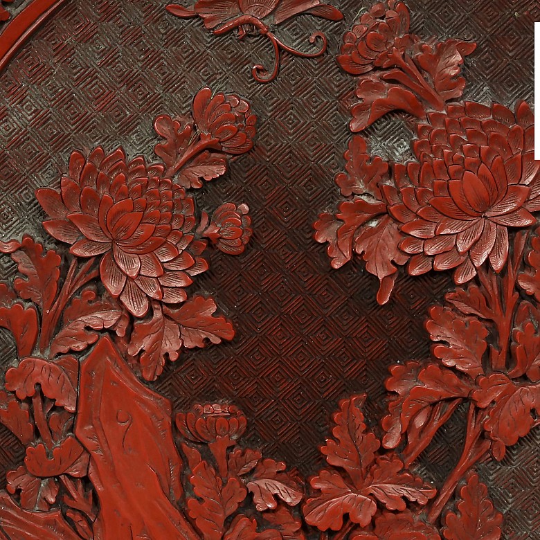 a Chinese cinnabar lacquer dish with chrysanthemums, 20th century