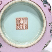 Pequeño jarrón-incensario, con sello Qianglong.